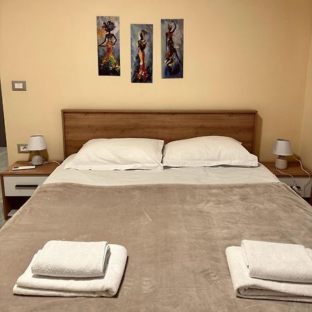 טיראנה Urban Apartment In Blloku מראה חיצוני תמונה